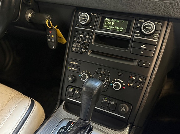 Volvo XC90 22 of 23