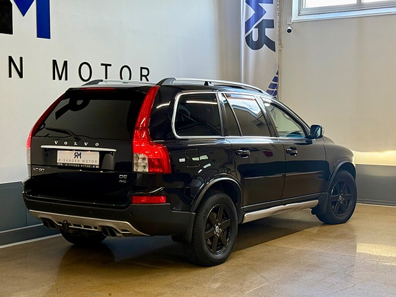 Volvo XC90 5 of 23
