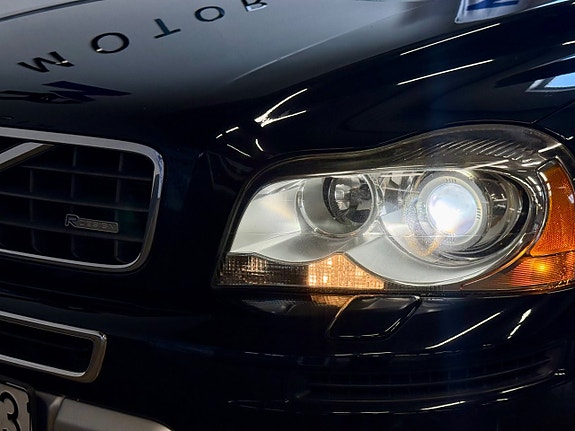 Volvo XC90 10 of 23