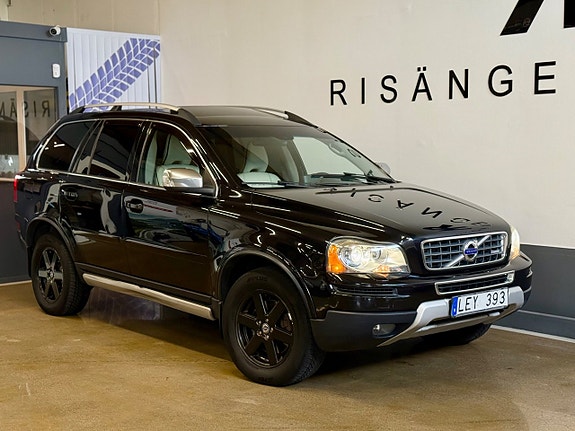 Volvo XC90 4 of 23