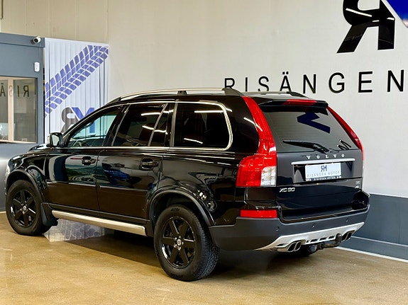 Volvo XC90 3 of 23