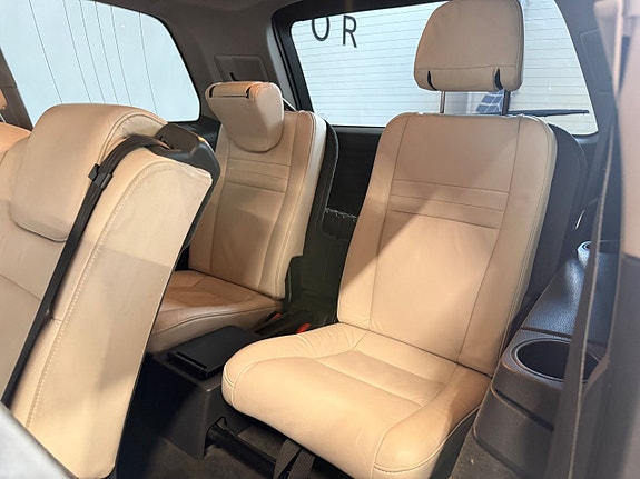 Volvo XC90 19 of 23