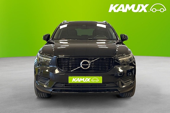 Volvo XC40 6 of 26