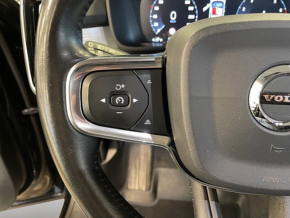 Volvo XC40 26 of 26