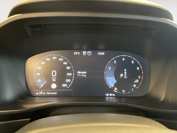 Volvo XC40 12 of 26