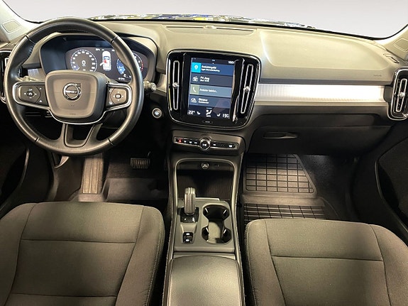 Volvo XC40 10 of 26