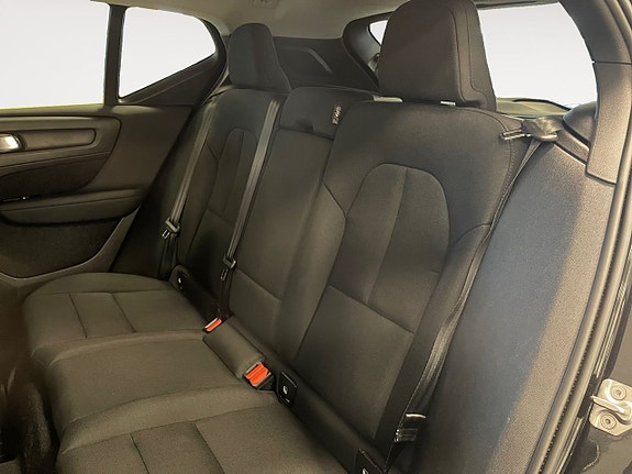Volvo XC40 14 of 26