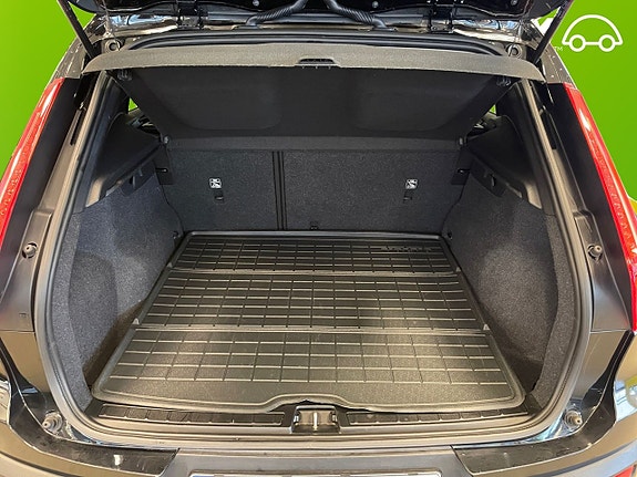 Volvo XC40 16 of 26