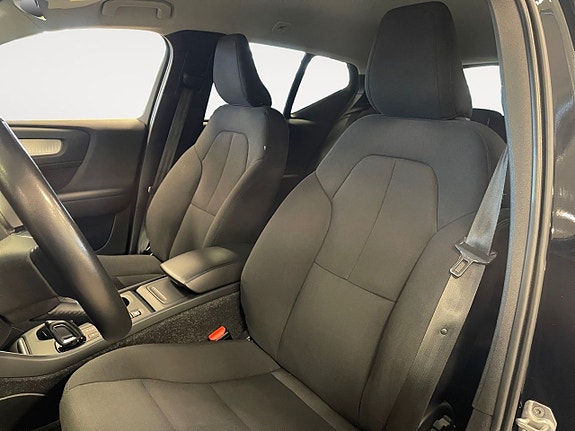 Volvo XC40 9 of 26