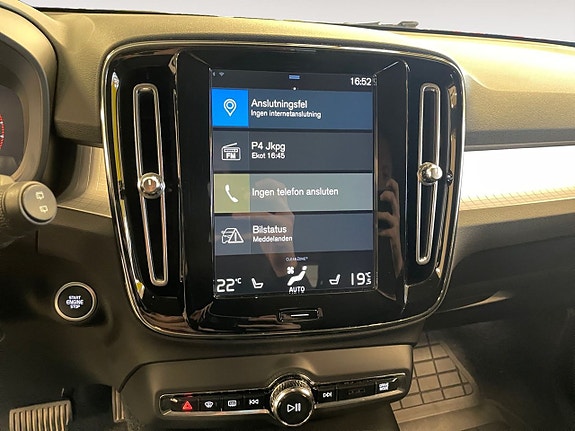 Volvo XC40 17 of 26