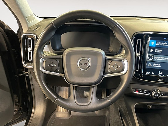 Volvo XC40 13 of 26
