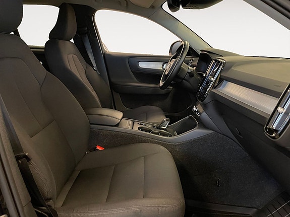 Volvo XC40 15 of 26