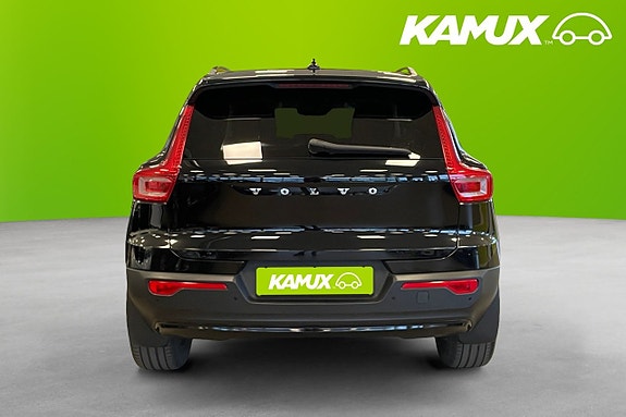 Volvo XC40 5 of 26