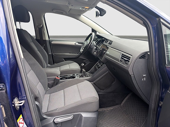 Volkswagen Touran 24 of 24