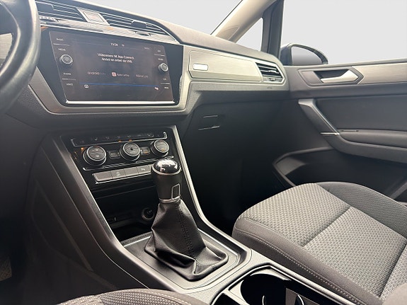 Volkswagen Touran 16 of 24