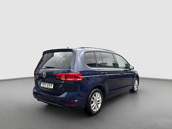 Volkswagen Touran 3 of 24