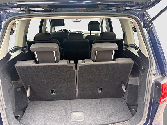 Volkswagen Touran 5 of 24