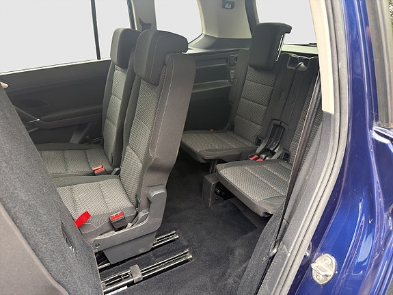 Volkswagen Touran 13 of 24