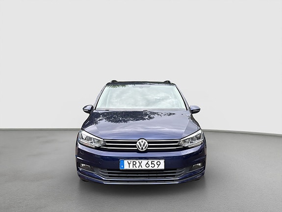 Volkswagen Touran 10 of 24