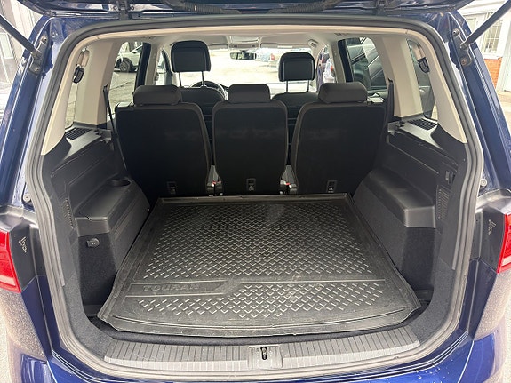 Volkswagen Touran 6 of 24