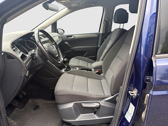 Volkswagen Touran 11 of 24