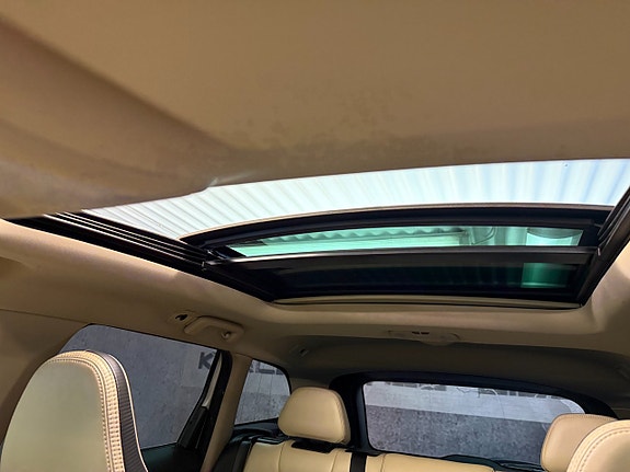 Volvo XC60 15 of 30