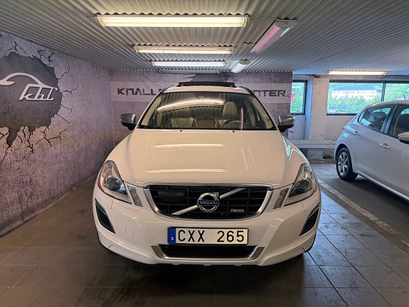 Volvo XC60 2 of 30