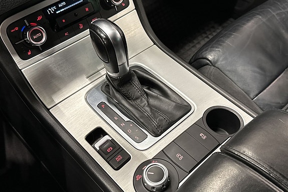 Volkswagen Touareg 17 of 26