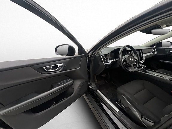 Volvo V60 Cross Country 12 of 30