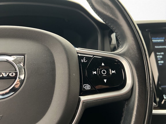 Volvo V60 Cross Country 18 of 30