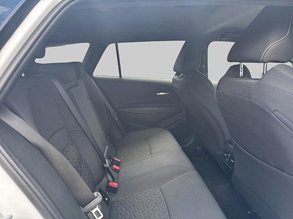Toyota Corolla 7 of 12
