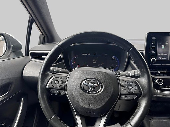 Toyota Corolla 9 of 12