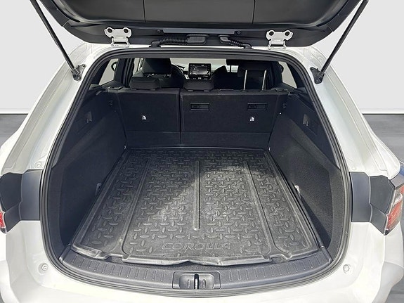 Toyota Corolla 10 of 12