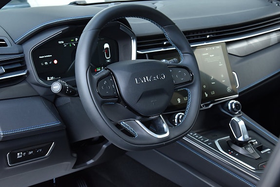 Lynk & Co 01 10 of 30