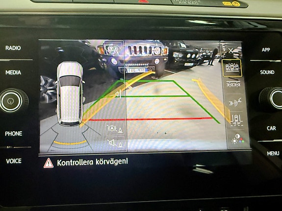 Volkswagen Passat Alltrack 17 of 23