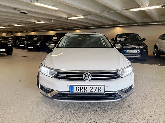 Volkswagen Passat Alltrack 7 of 23