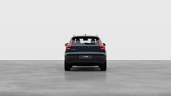 Volvo EX40 18 of 30