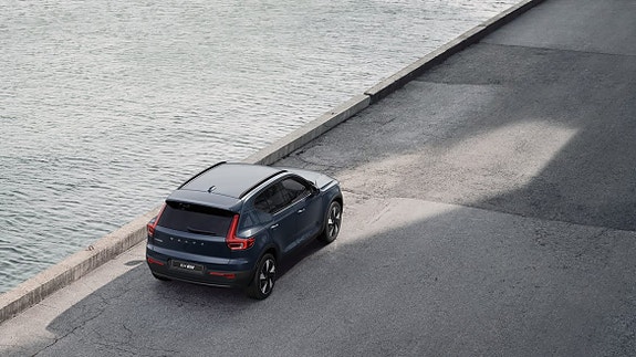 Volvo EX40 14 of 30
