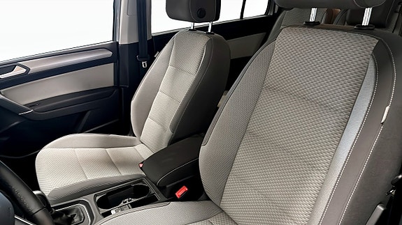 Volkswagen Touran 8 of 12