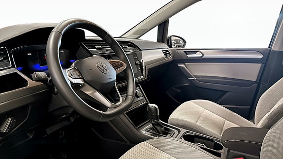 Volkswagen Touran 7 of 12