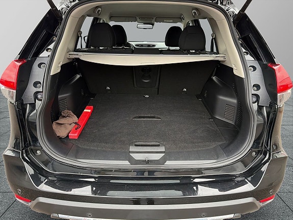 Nissan X-Trail 8 of 17