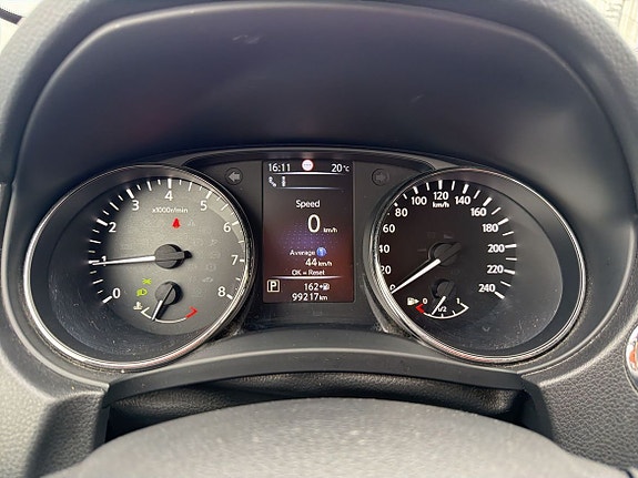 Nissan X-Trail 12 of 17