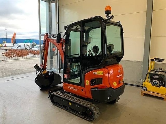 Kubota KX 019-4 2 of 6