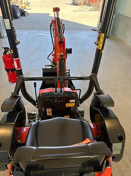 Kubota U 10-5 5 of 6