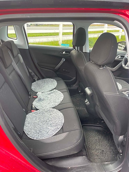 Peugeot 2008 5 of 8