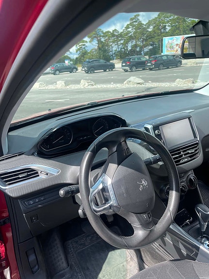 Peugeot 2008 7 of 8
