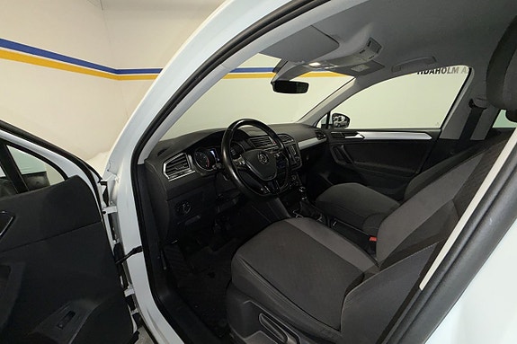 Volkswagen Tiguan 16 of 29