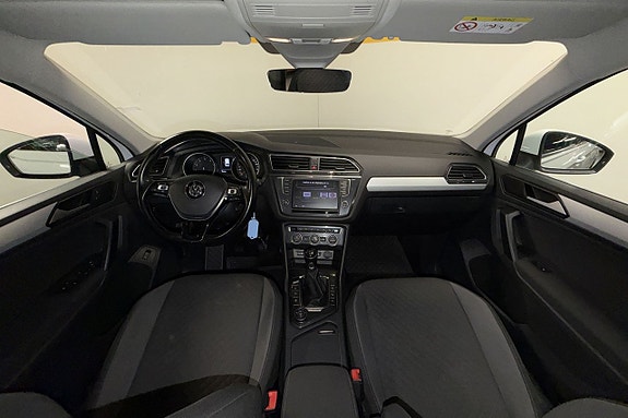 Volkswagen Tiguan 13 of 29