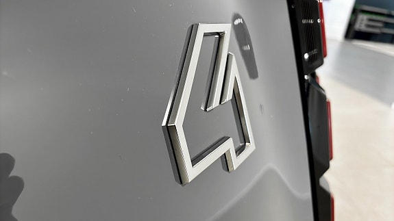 Renault 4 E-Tech 23 of 23