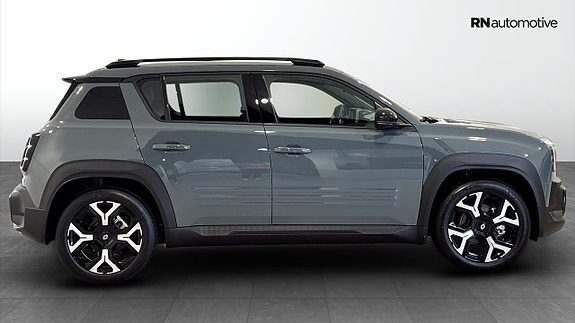 Renault 4 E-Tech 8 of 23